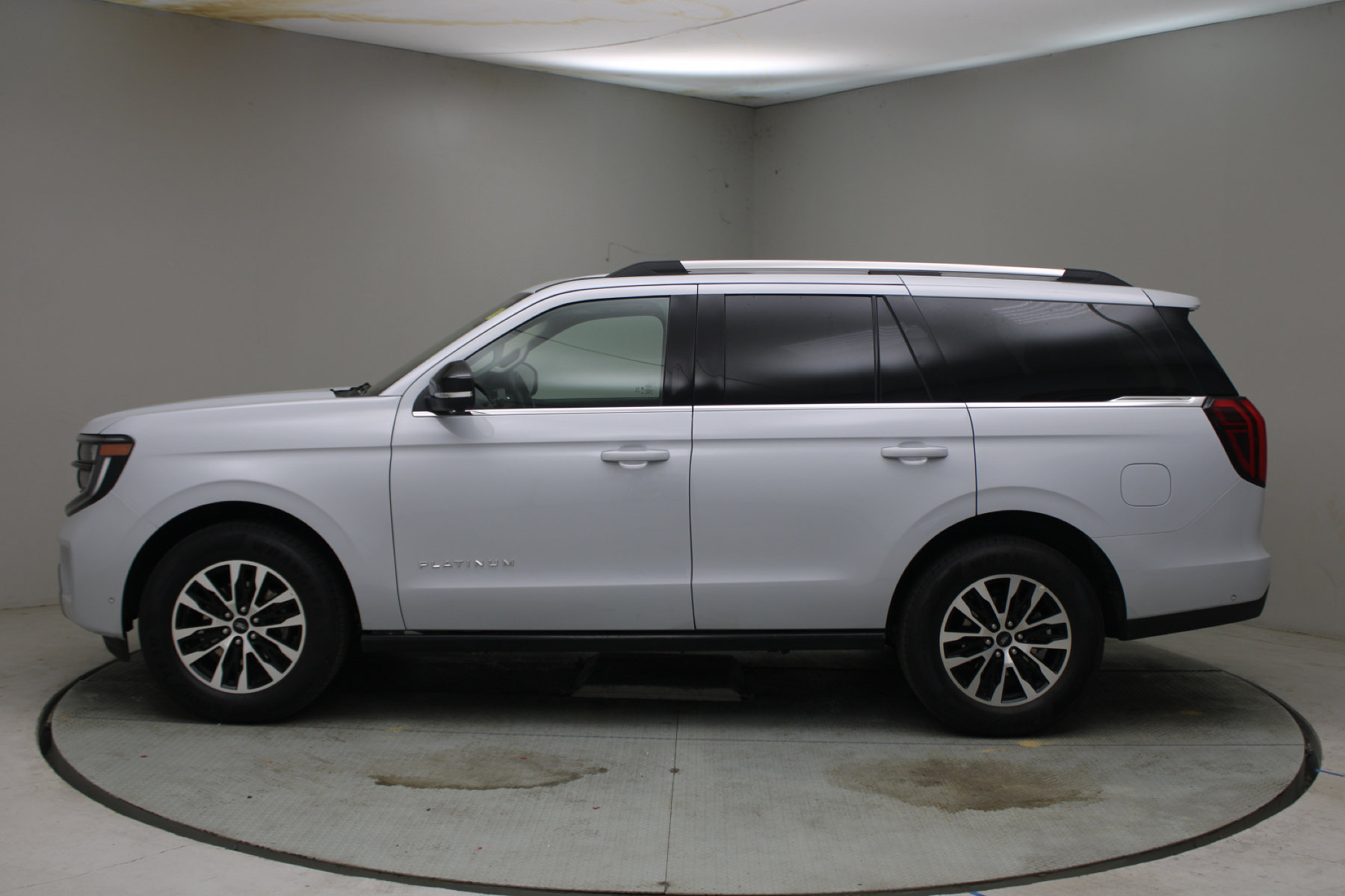 Certified 2025 Ford Expedition Platinum AWD/4WD image 24