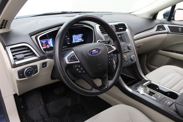Certified 2018 Ford Fusion SE FWD image 8