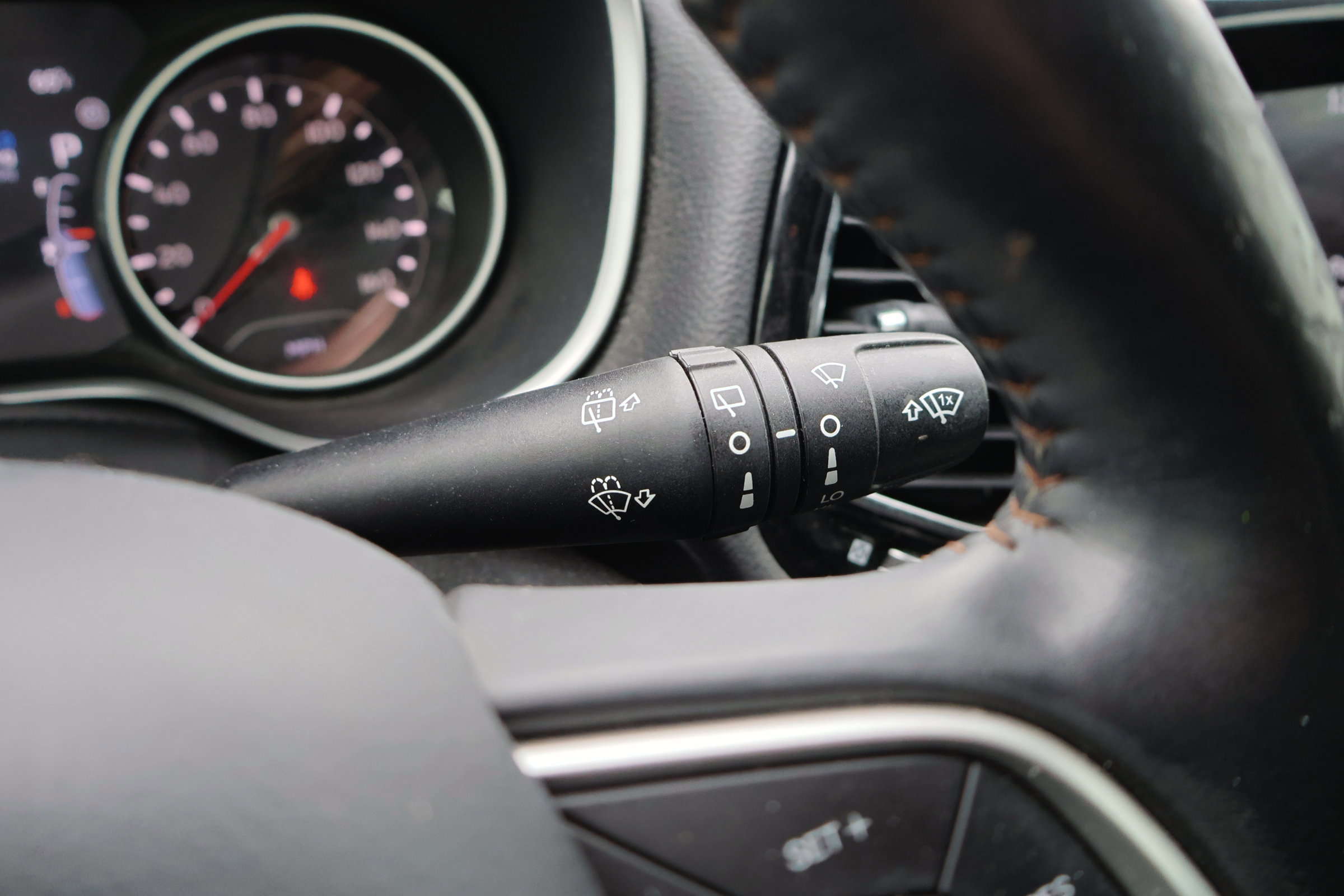 Used 2018 Jeep Compass Limited w/ Navigation Group image 23