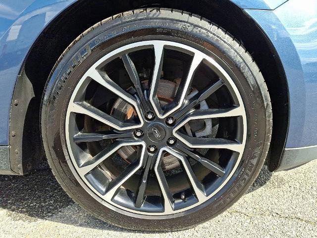 Certified 2019 Ford Taurus SEL w/ Equipment Group 201A FWD image 8