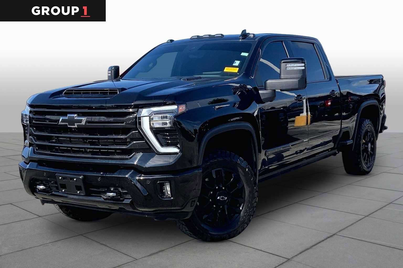 Used 2025 Chevrolet Silverado 2500 High Country w/ Midnight Edition AWD/4WD image 1