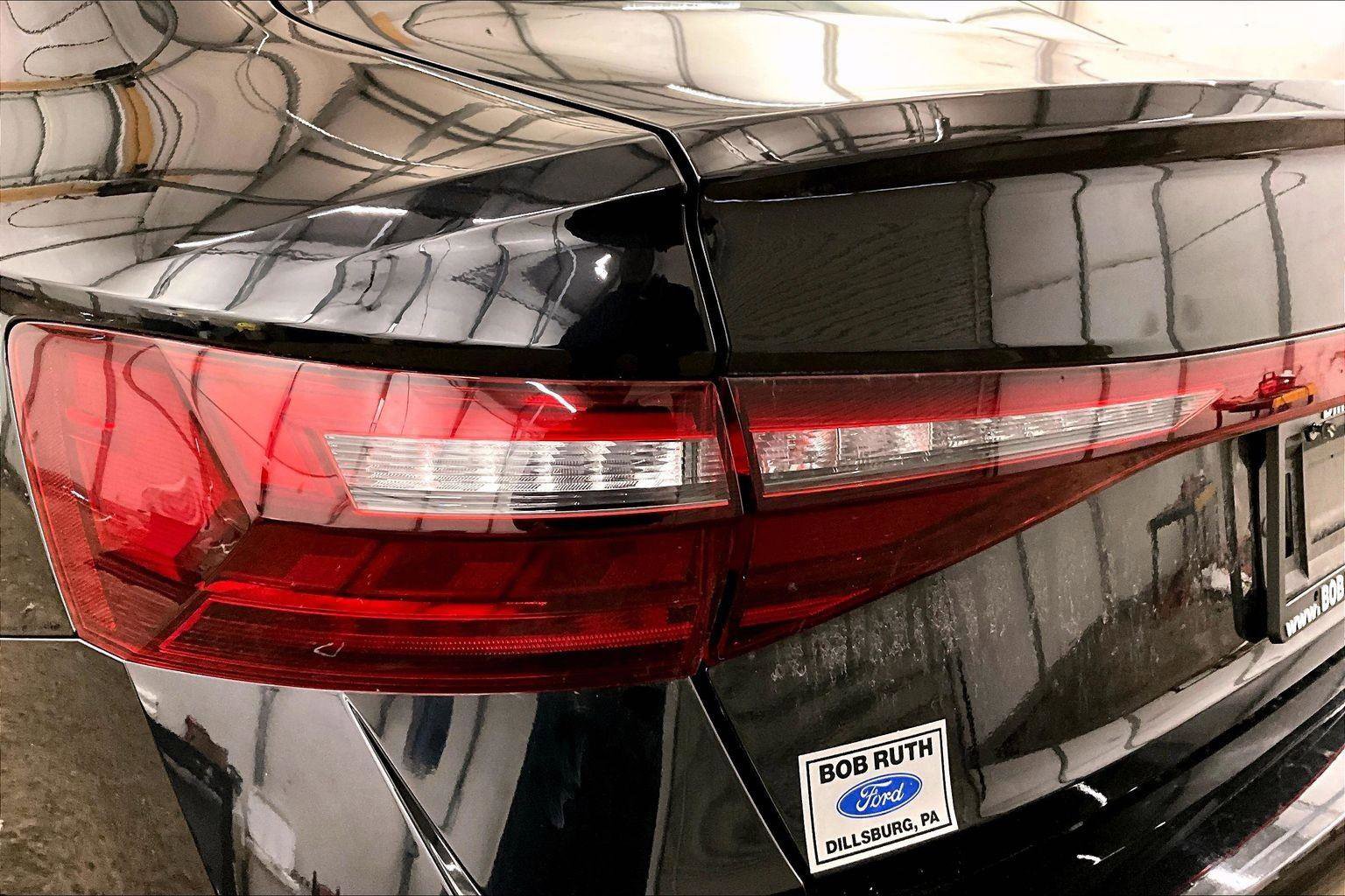 Used 2025 Volkswagen Jetta SEL image 28