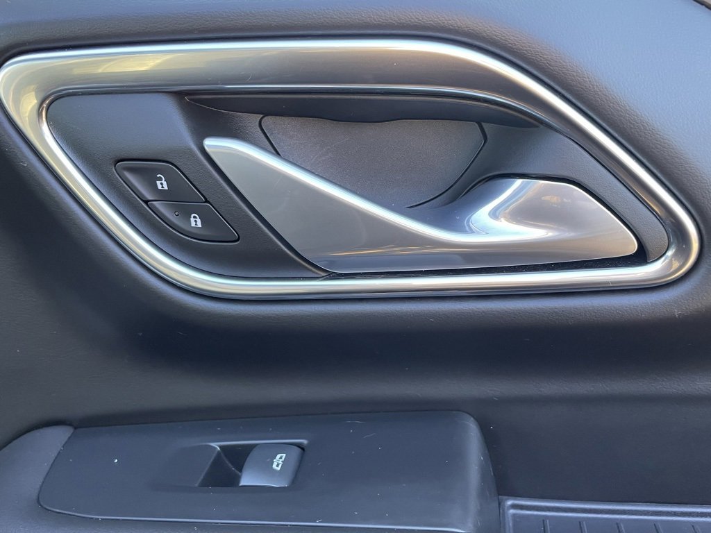 Used 2024 Chevrolet Suburban Z71 w/ Luxury Package image 16