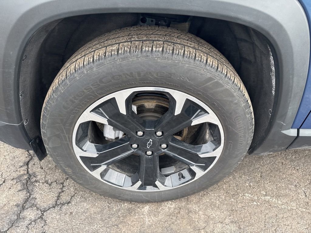 Used 2025 Chevrolet Equinox LT w/ Safety and Technology Package image 45