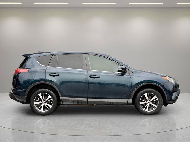 Used 2018 Toyota RAV4 XLE AWD/4WD image 8