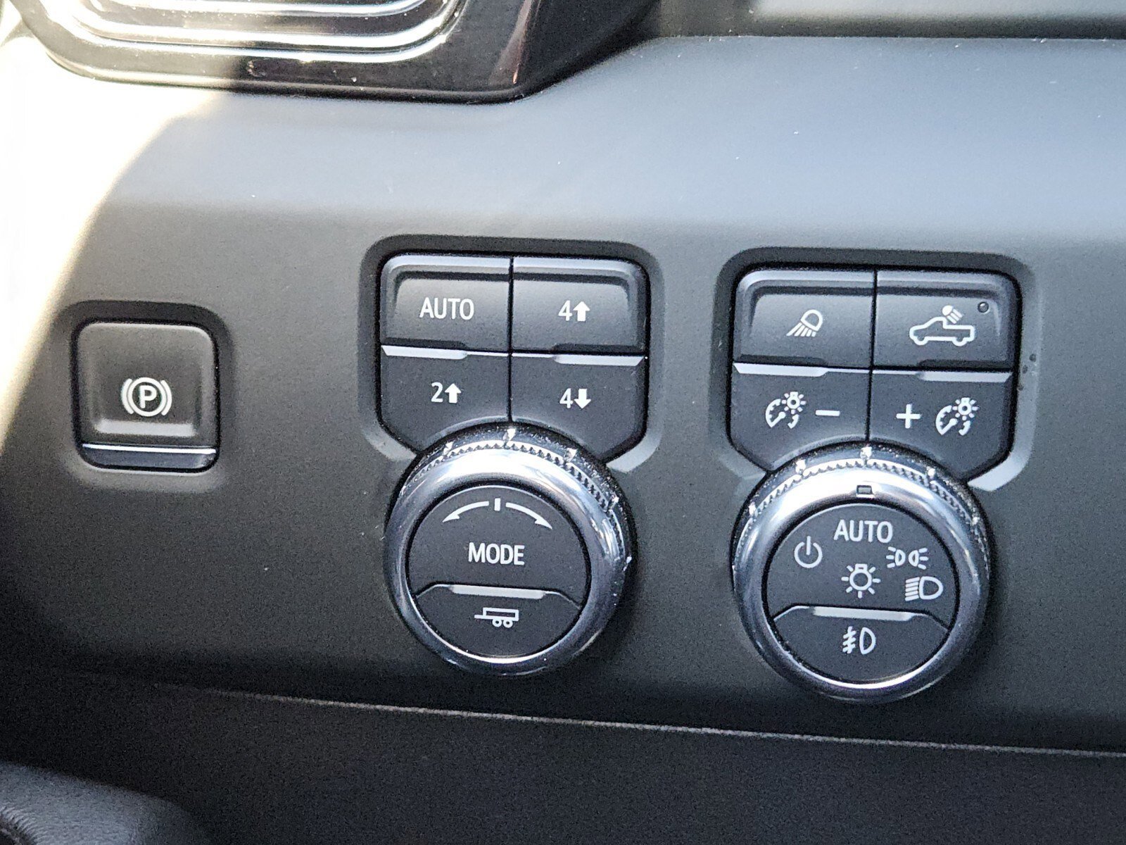 Used 2024 GMC Sierra 1500 AT4 w/ Technology Package image 25