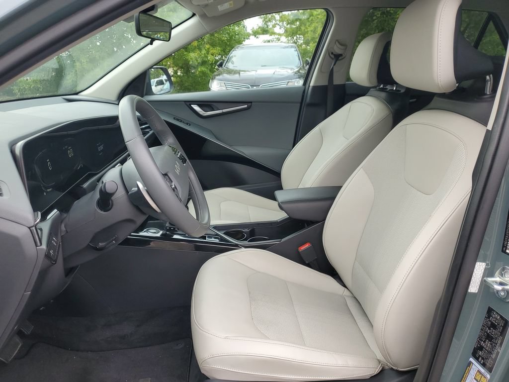 Used 2023 Kia Niro EX FWD image 9