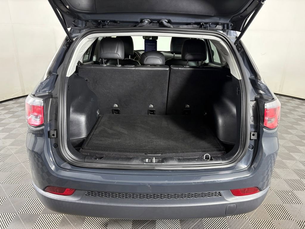 Used 2018 Jeep Compass Limited image 31