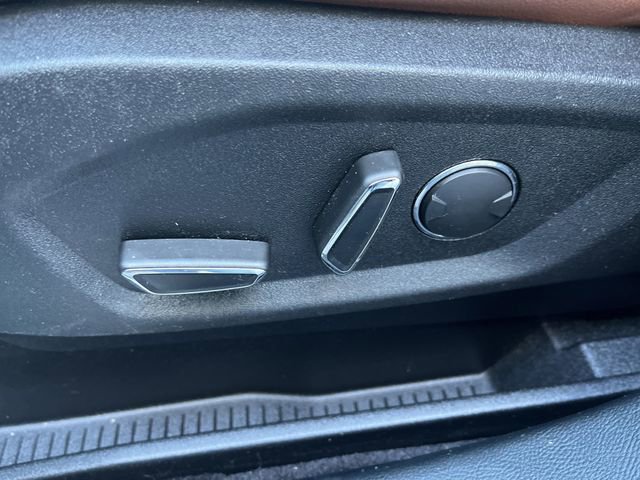 Certified 2019 Ford Edge Titanium w/ Equipment Group 301A image 24