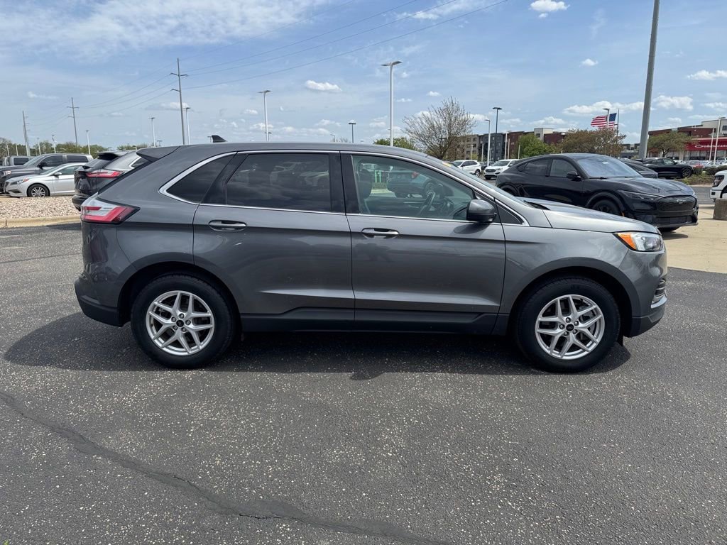 Certified 2024 Ford Edge SEL w/ Convenience Package AWD/4WD image 2