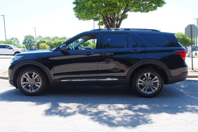 Certified 2025 Ford Explorer Active w/ Active Comfort Package AWD/4WD image 4
