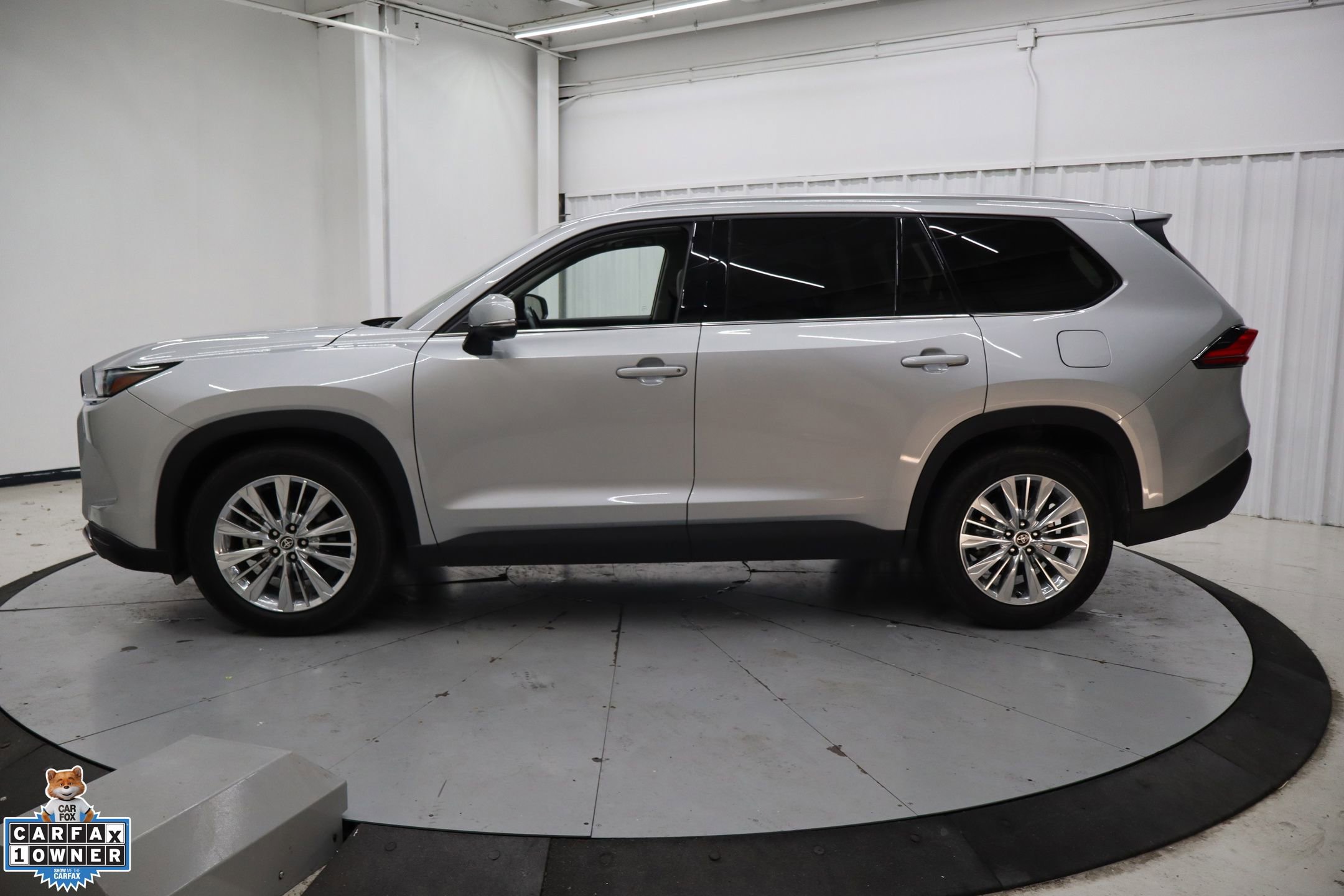 Used 2024 Toyota Grand Highlander AWD image 7