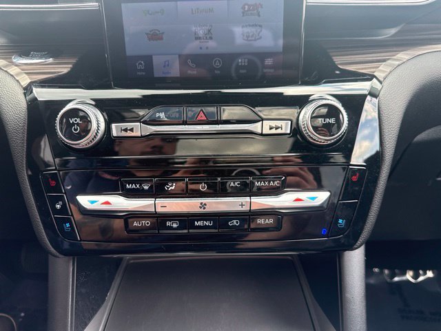 Certified 2024 Ford Explorer Limited w/ Limited Technology Package AWD/4WD image 14