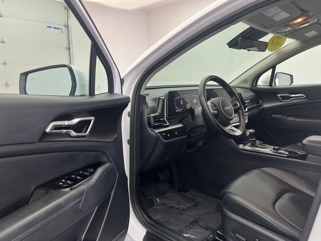 Used 2025 Kia Sportage EX image 15