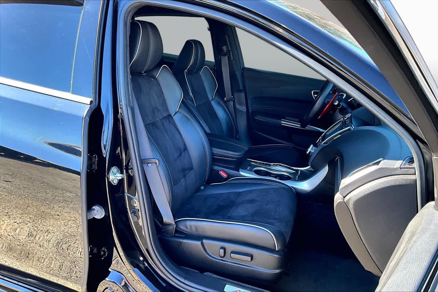 Used 2018 Acura TLX w/ Technology & A-SPEC Package FWD image 9