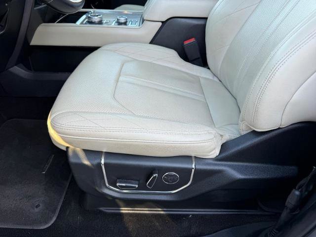 Certified 2020 Ford Expedition Platinum image 25