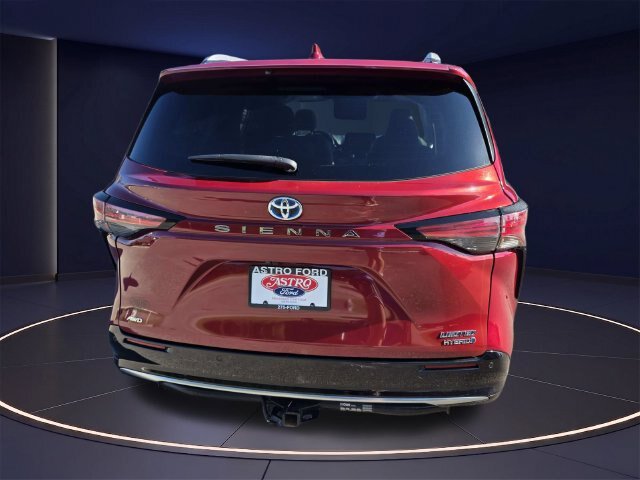 Used 2023 Toyota Sienna Limited AWD/4WD image 5