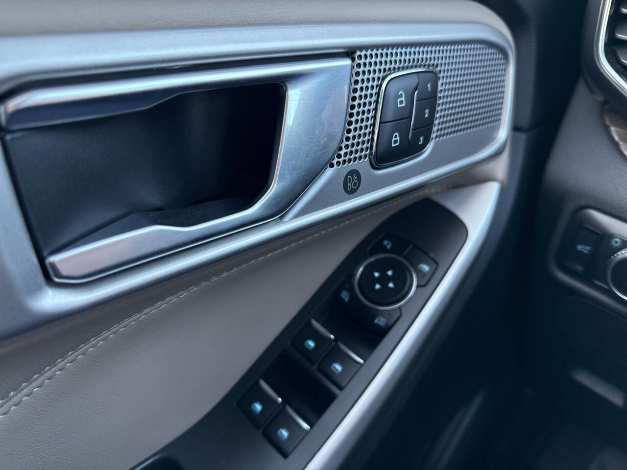 Certified 2023 Ford Explorer Limited w/ Equipment Group 301A image 33