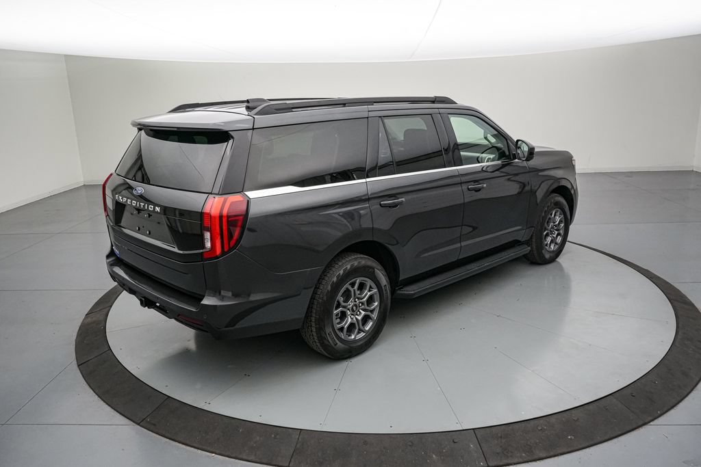 Certified 2025 Ford Expedition Active AWD/4WD image 4