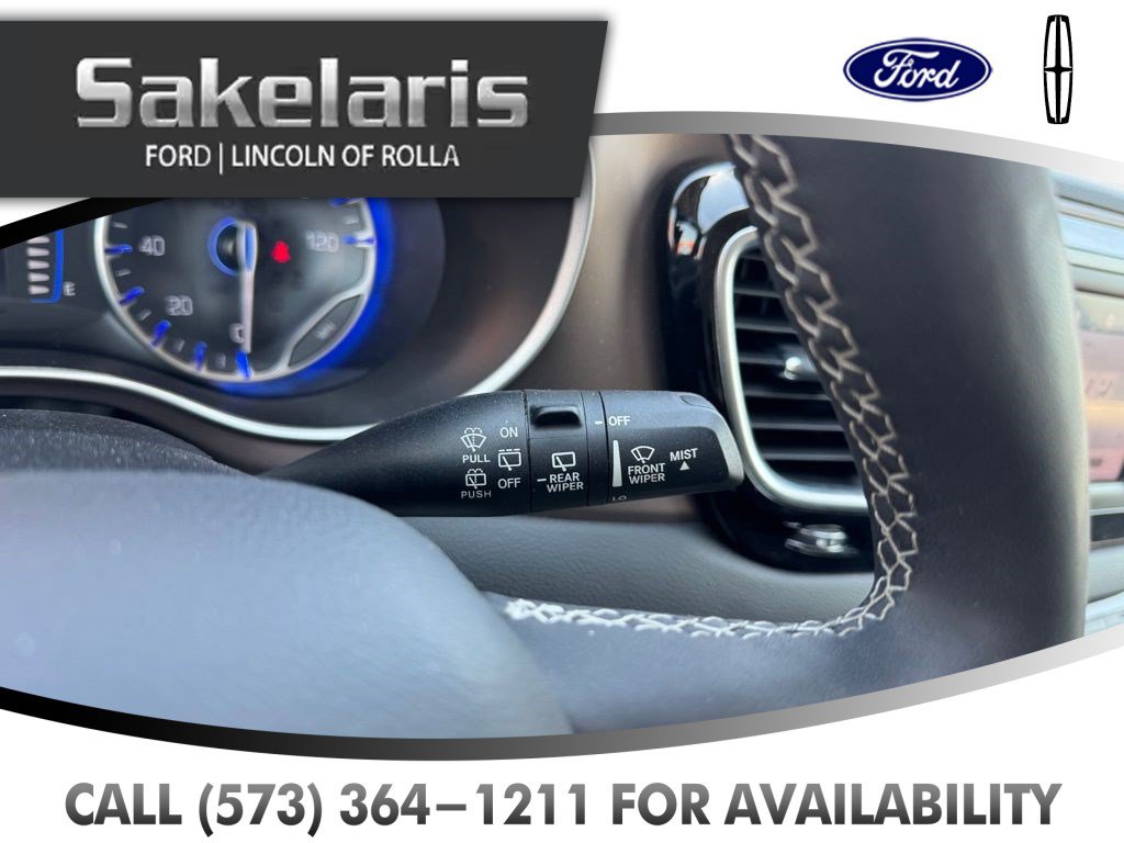 Used 2023 Chrysler Voyager LX FWD image 19