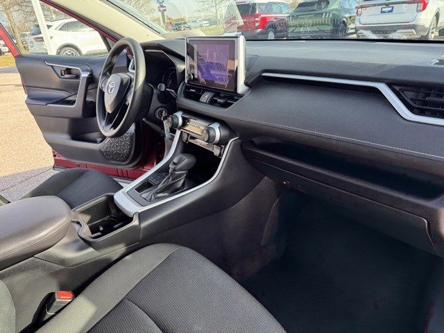Used 2024 Toyota RAV4 LE image 34