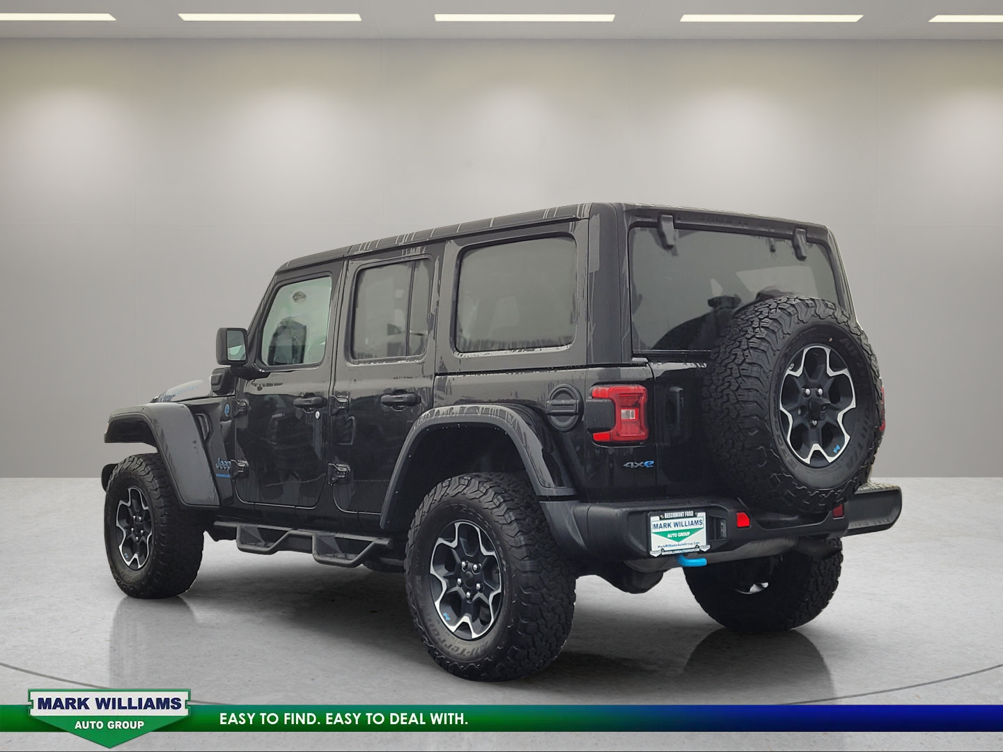 Used 2023 Jeep Wrangler Unlimited Rubicon 4xe w/ Cold Weather Group AWD/4WD image 6