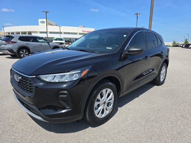 Certified 2023 Ford Escape Active AWD/4WD image 1
