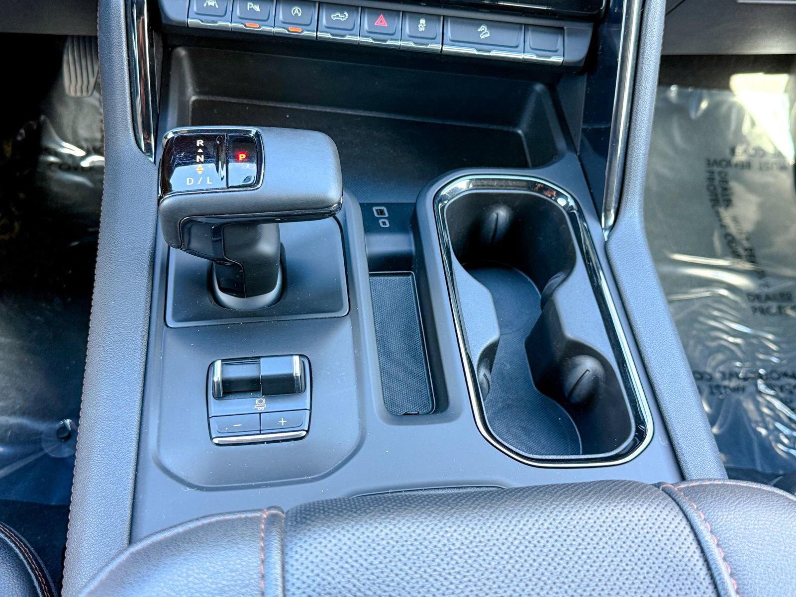 Used 2024 GMC Sierra 1500 AT4 w/ Technology Package image 27