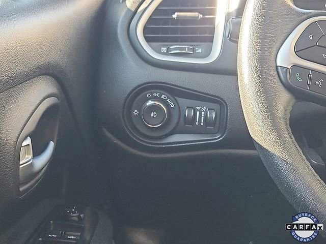 Used 2019 Jeep Renegade Latitude w/ Cold Weather Group image 12