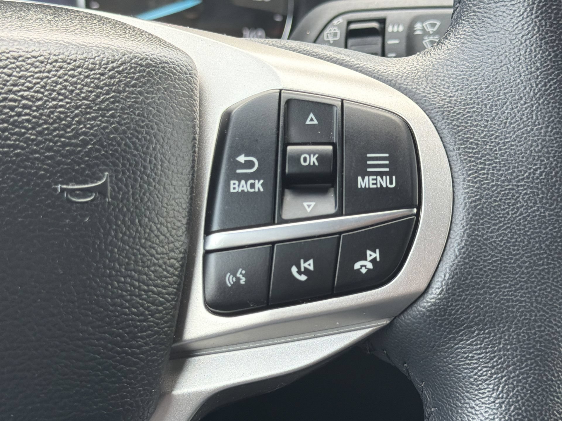 Certified 2023 Ford Explorer XLT AWD/4WD image 9