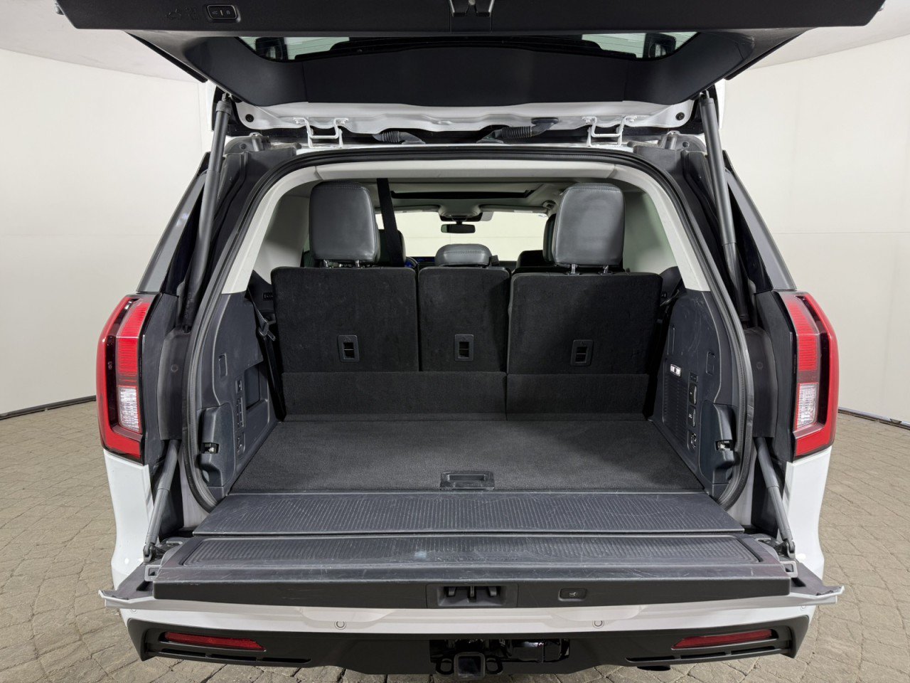 Certified 2025 Ford Expedition Active AWD/4WD image 7