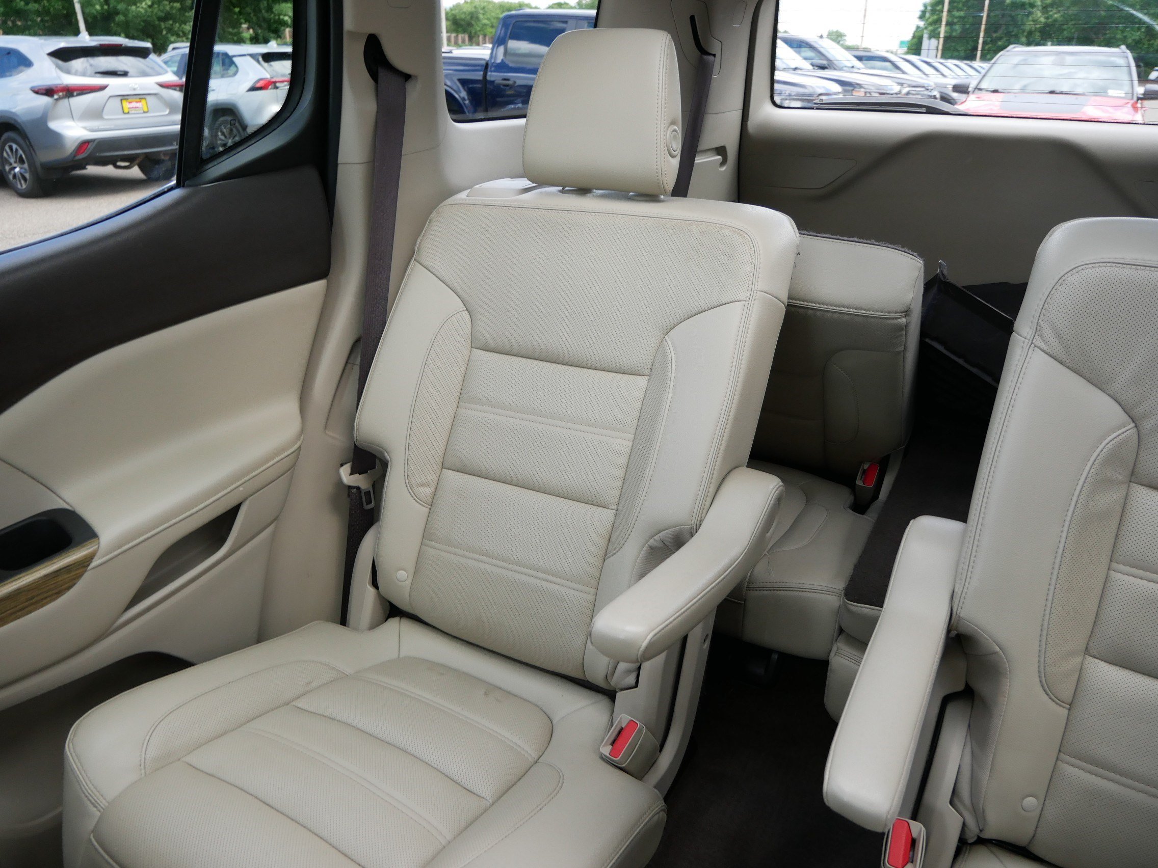 Used 2018 GMC Acadia Denali w/ Technology Package AWD/4WD image 12