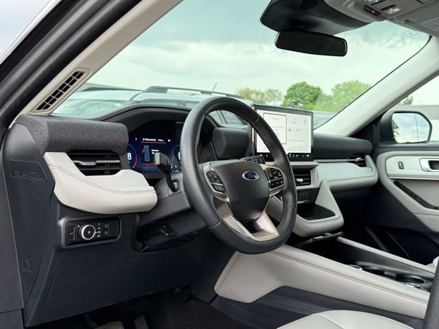 Certified 2025 Ford Explorer Active w/ Active Comfort Package AWD/4WD image 15