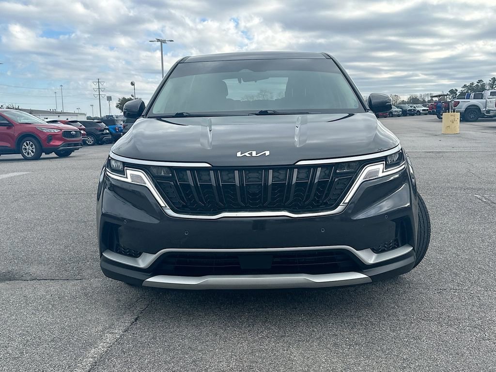 Used 2024 Kia Carnival EX image 6