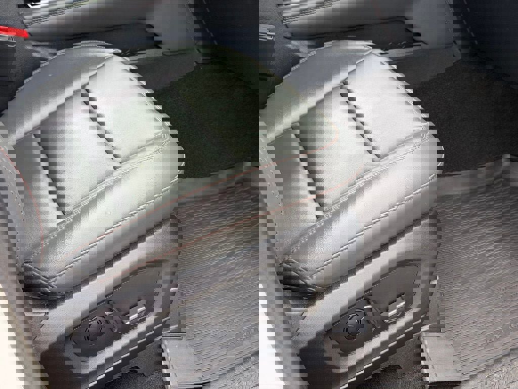 Certified 2025 Ford Explorer Active w/ Active Comfort Package image 19