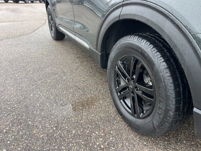 Certified 2022 Ford Explorer XLT w/ Equipment Group 202A image 28