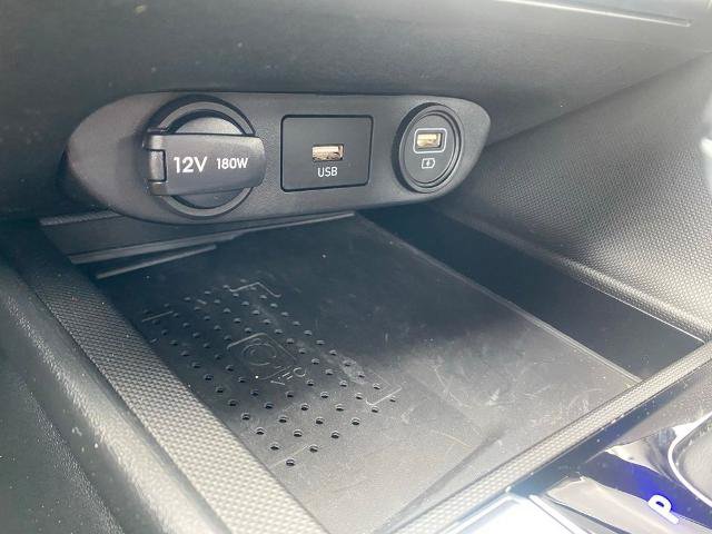Used 2022 Hyundai Elantra Limited FWD image 23