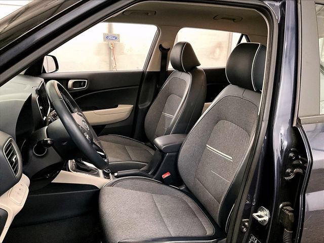 Used 2020 Hyundai Venue FWD image 24
