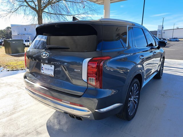 Used 2023 Hyundai Palisade Calligraphy image 4