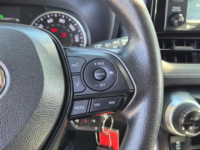 Used 2022 Toyota RAV4 LE AWD/4WD image 26