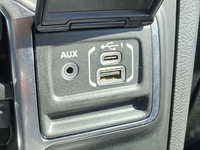 Used 2022 Jeep Gladiator Rubicon w/ Cold Weather Group image 33