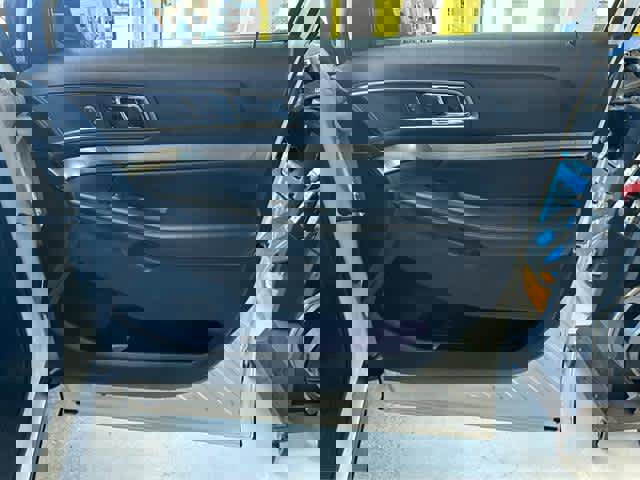 Certified 2019 Ford Explorer XLT w/ Equipment Group 202A image 34