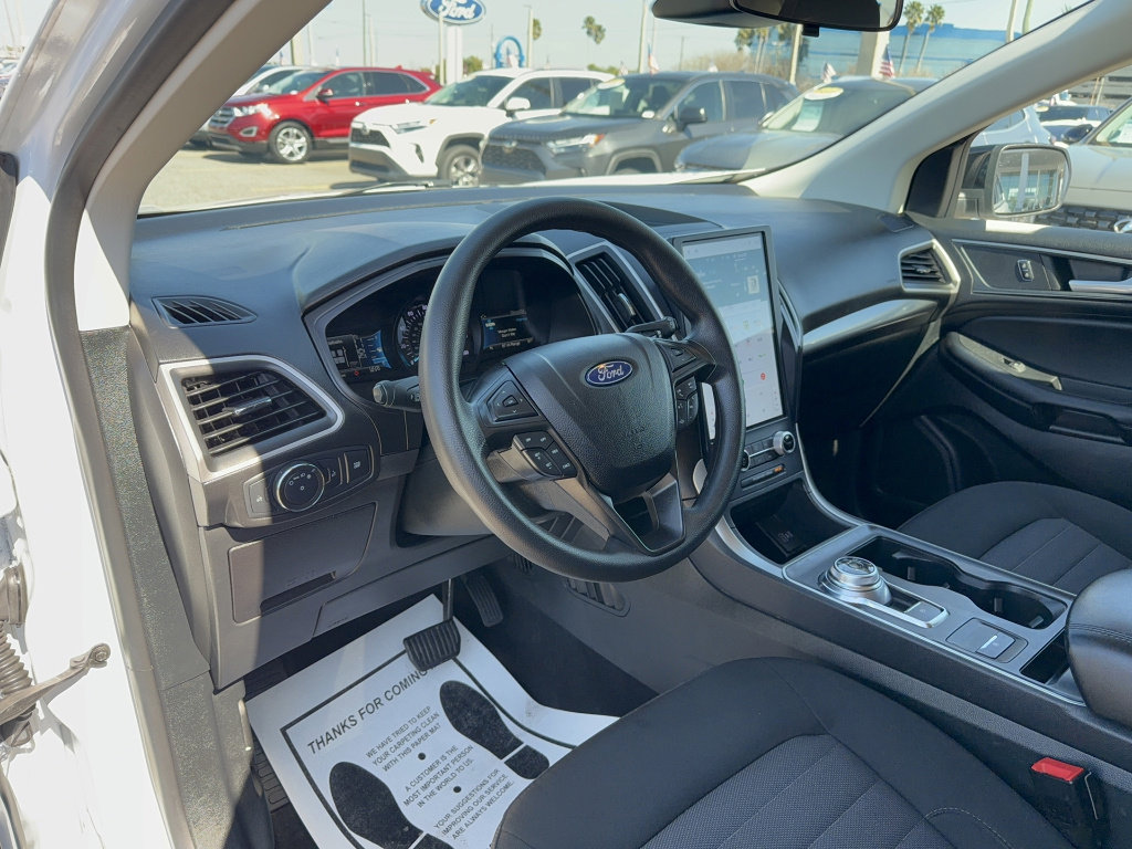 Certified 2022 Ford Edge SE w/ Black Appearance Package AWD/4WD image 11