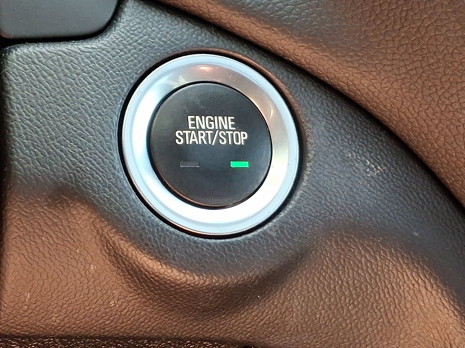 Used 2019 Chevrolet Equinox LT w/ Sun & Navigation Package AWD/4WD image 25