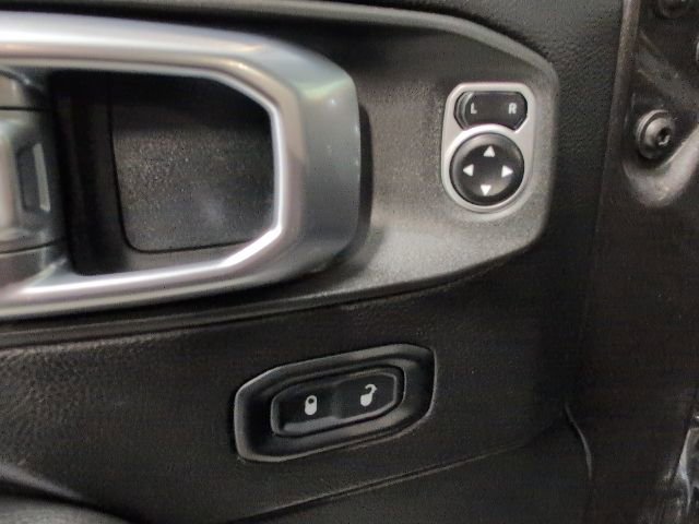 Used 2019 Jeep Wrangler Unlimited Rubicon w/ Dual Top Group AWD/4WD image 17