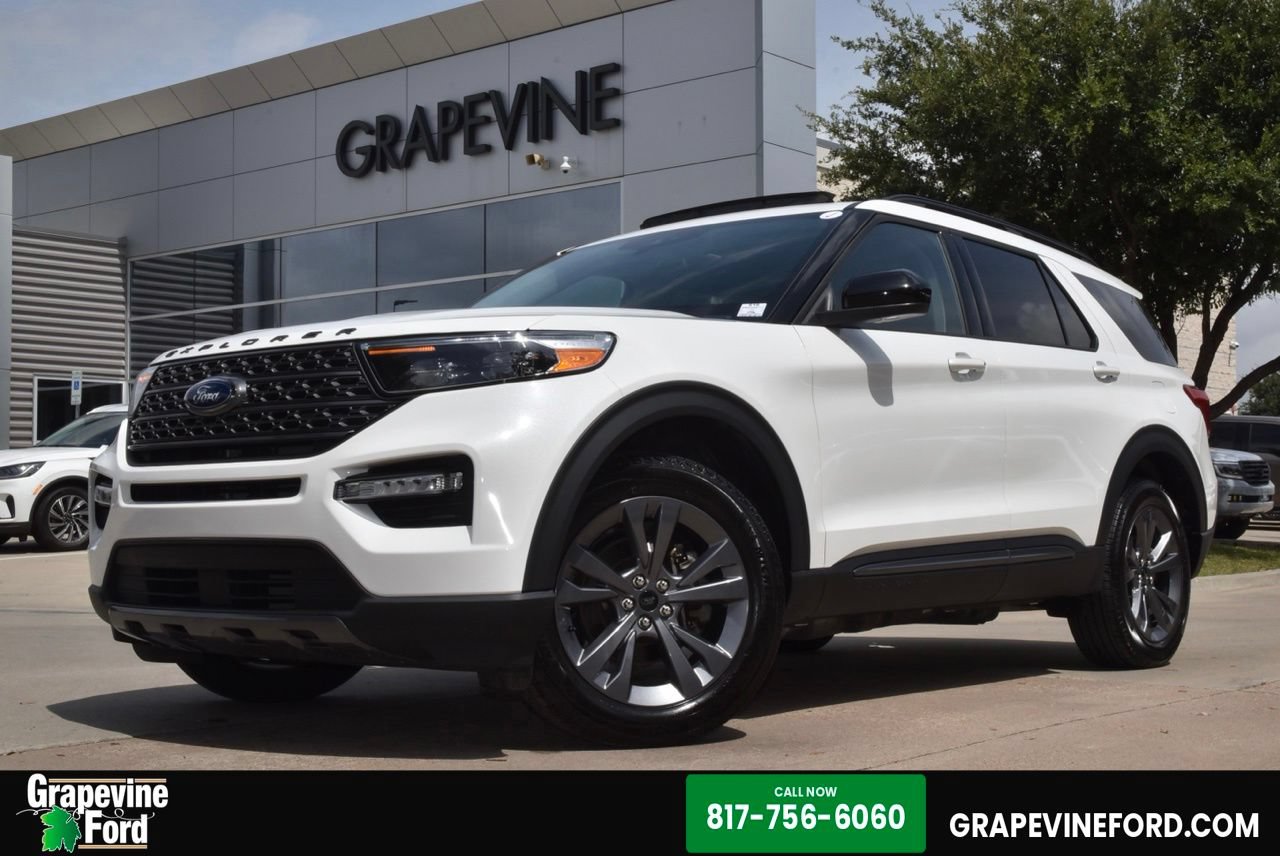 Certified 2024 Ford Explorer XLT w/ Equipment Group 202A AWD/4WD image 1