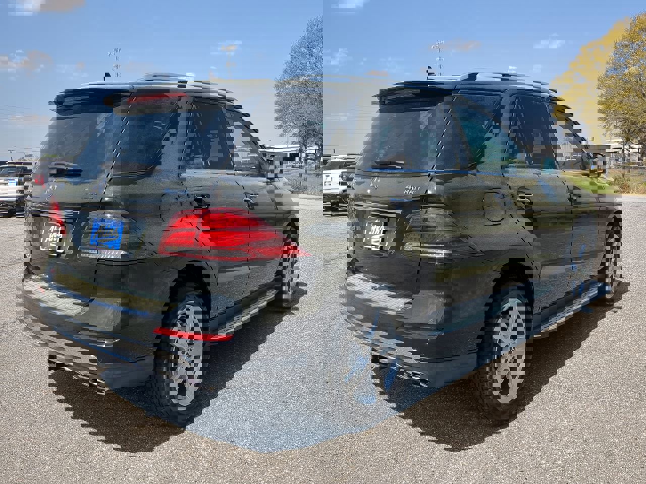 Used 2019 Mercedes-Benz GLE 400 4MATIC image 4