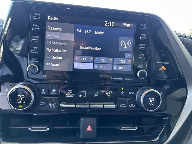 Used 2022 Toyota Highlander XLE FWD image 19