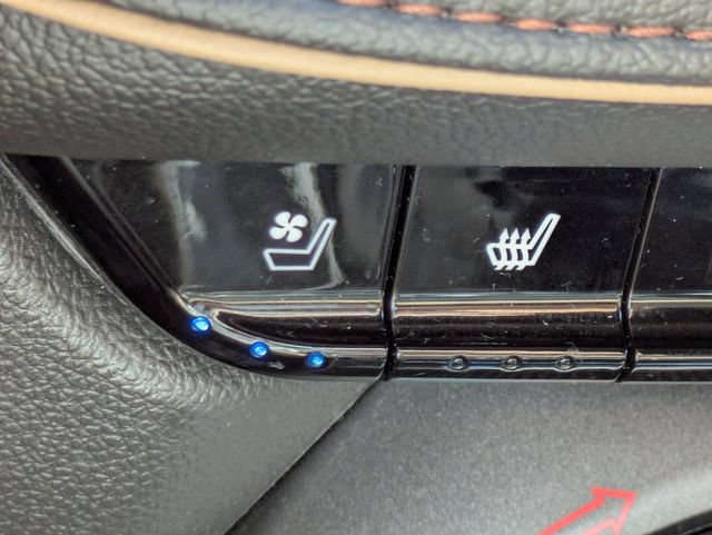 Used 2019 Chevrolet Blazer Premier w/ Sun and Wheels Package FWD image 24