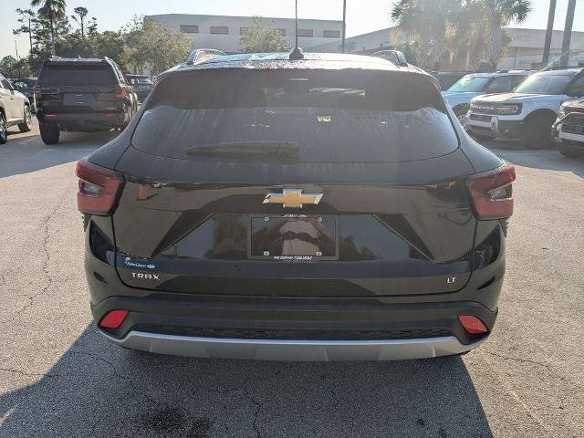 Used 2025 Chevrolet Trax LT FWD image 5
